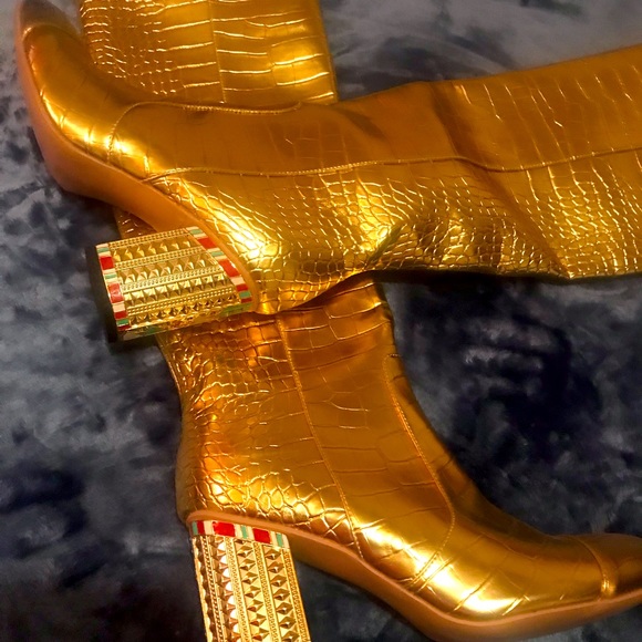 Stunning Gold Alligator boots - Picture 1 of 3